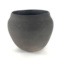 Load image into Gallery viewer, Large Jar Black (Mica)-Indian Pueblo Store
