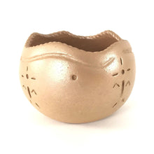 Load image into Gallery viewer, Therese Tohsoni Yeii design Micaceous Bowl-Indian Pueblo Store
