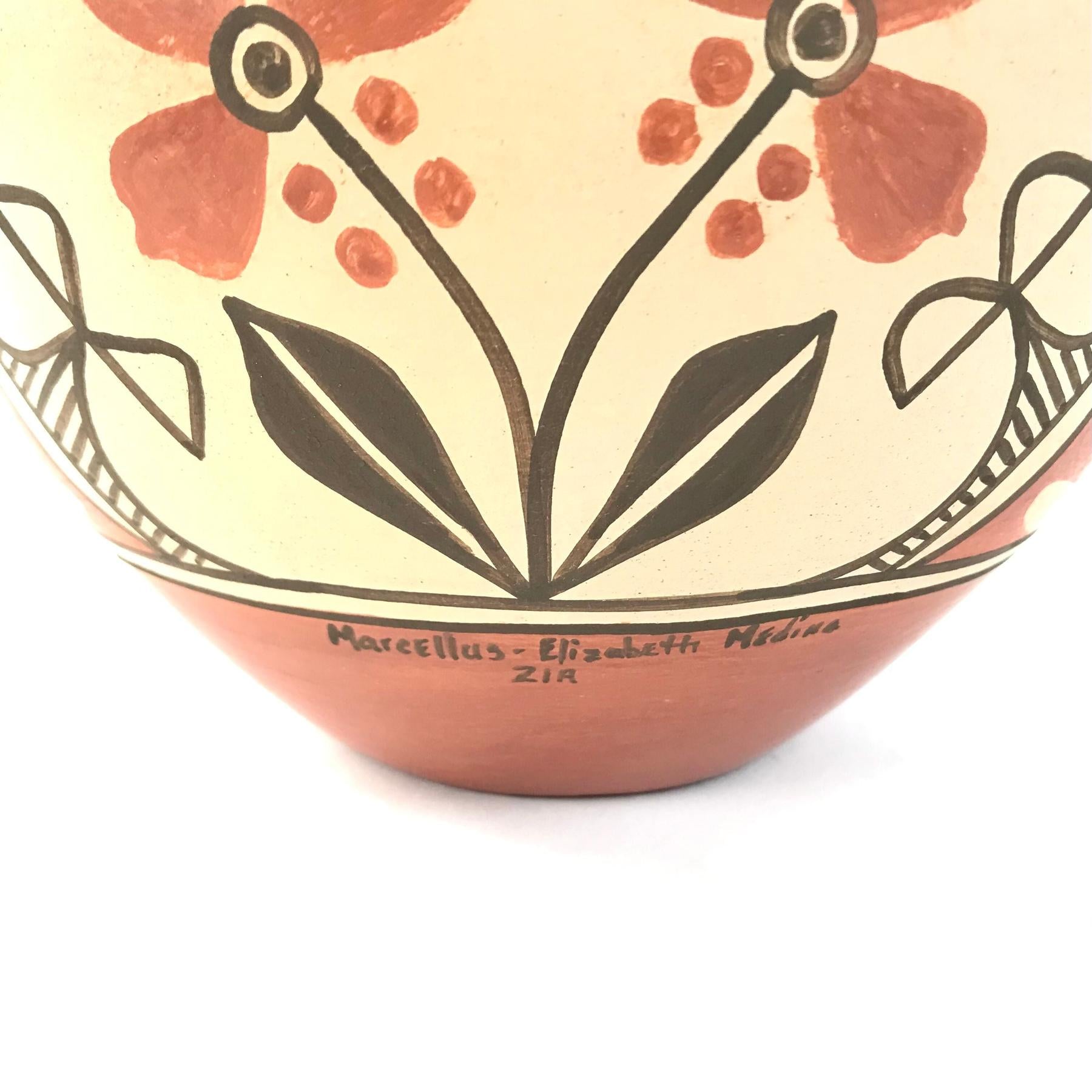 Marcellus and Elizabeth Medina Large Hummingbird Jar – Indian