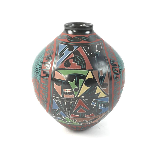 Memo and Aracely Varela Casas Grandes Egg Shaped Jar